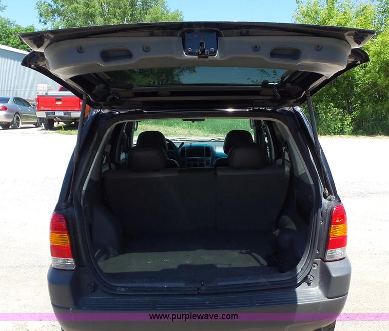 image for item BZ9757 2003 Ford Escape XLT SUV