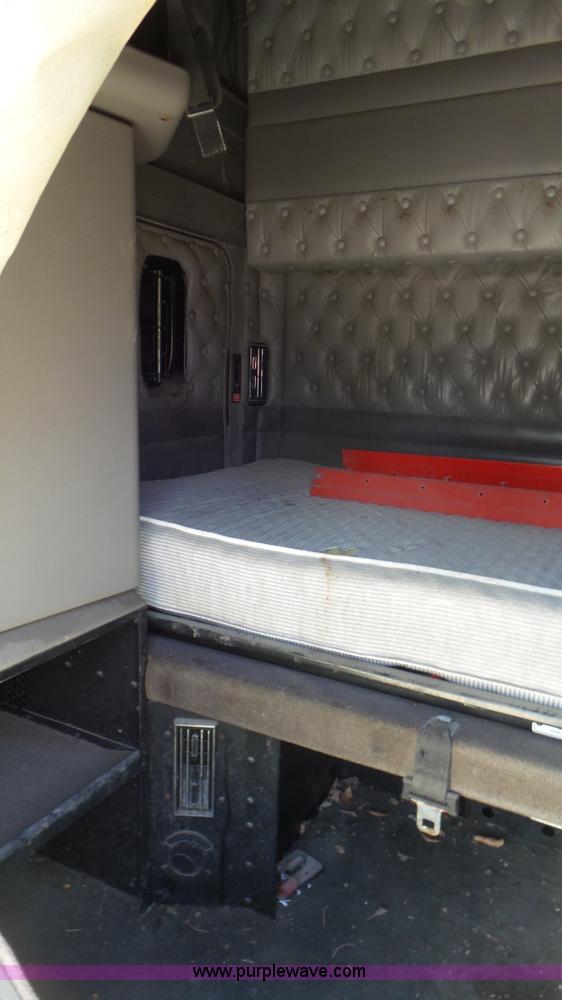 image for item CC9750 Kenworth AeroCab sleeper