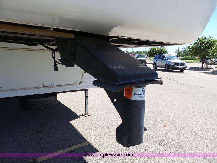 image for item J4049 2003 Dutchman Classic camper