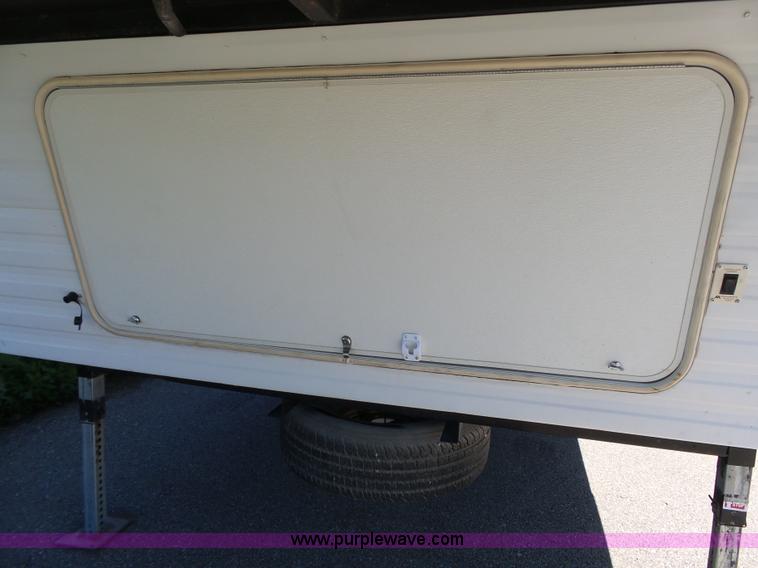 image for item J4049 2003 Dutchman Classic camper