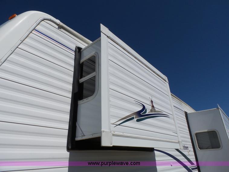 image for item J4049 2003 Dutchman Classic camper