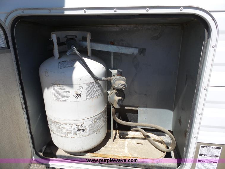 image for item J4049 2003 Dutchman Classic camper