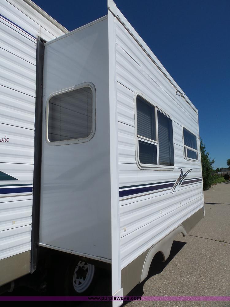 image for item J4049 2003 Dutchman Classic camper