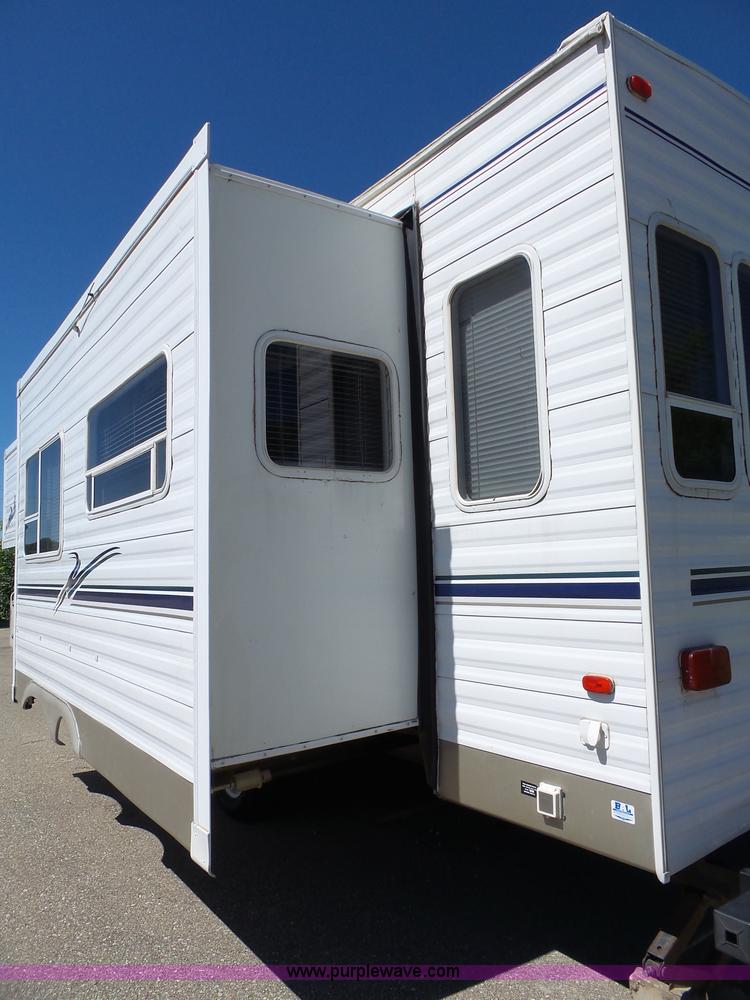 image for item J4049 2003 Dutchman Classic camper