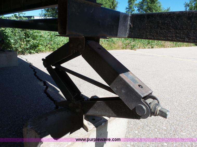 image for item J4049 2003 Dutchman Classic camper