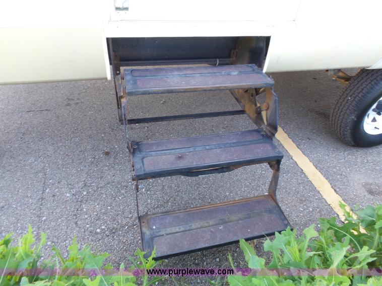 image for item J4049 2003 Dutchman Classic camper