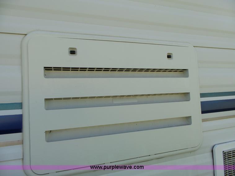 image for item J4049 2003 Dutchman Classic camper