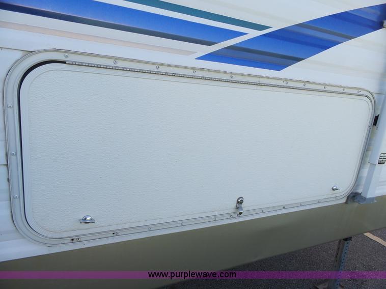 image for item J4049 2003 Dutchman Classic camper