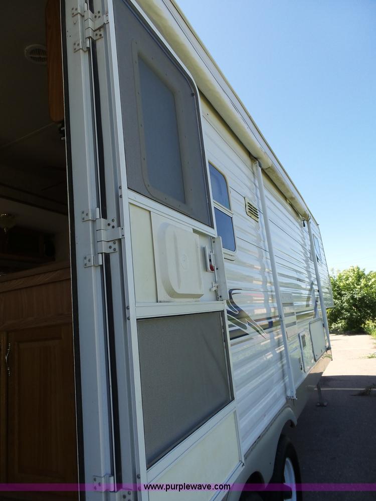 image for item J4049 2003 Dutchman Classic camper