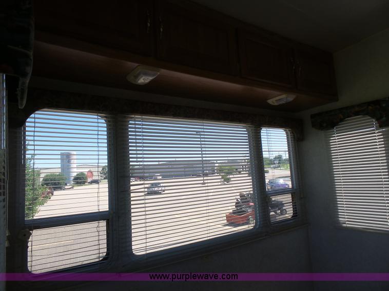 image for item J4049 2003 Dutchman Classic camper