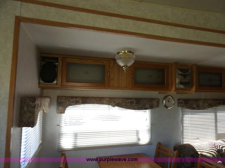 image for item J4049 2003 Dutchman Classic camper