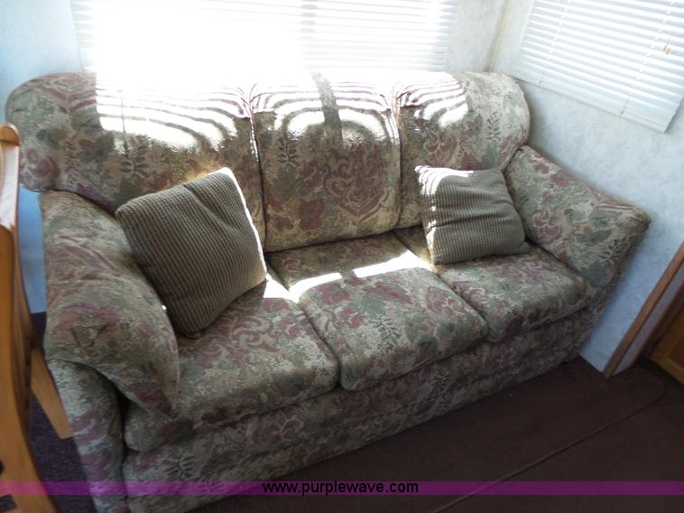 image for item J4049 2003 Dutchman Classic camper