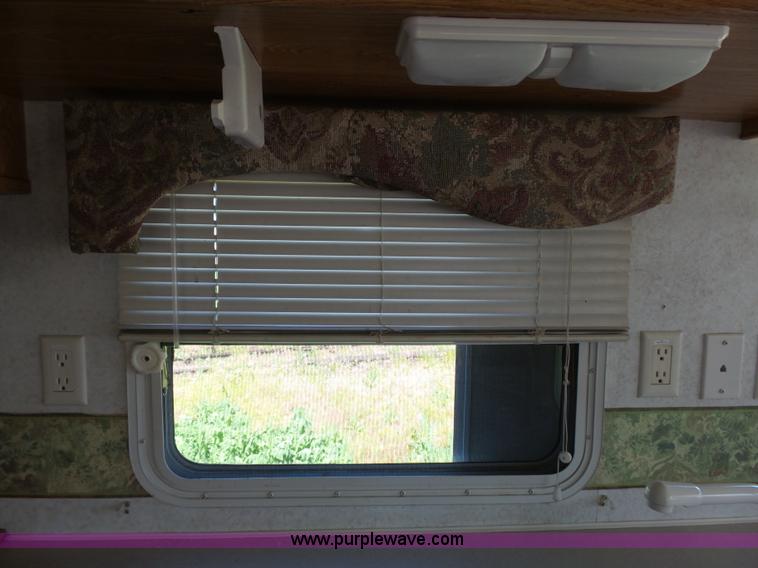 image for item J4049 2003 Dutchman Classic camper