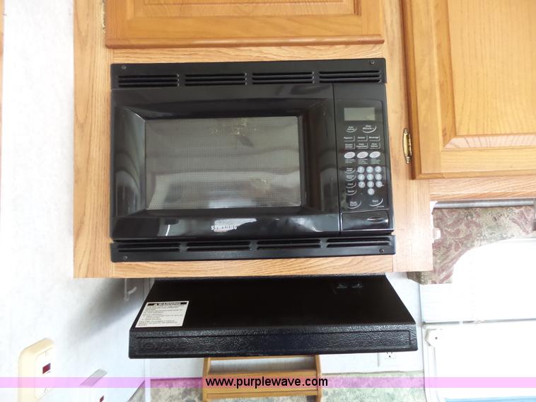 image for item J4049 2003 Dutchman Classic camper