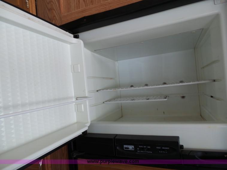 image for item J4049 2003 Dutchman Classic camper