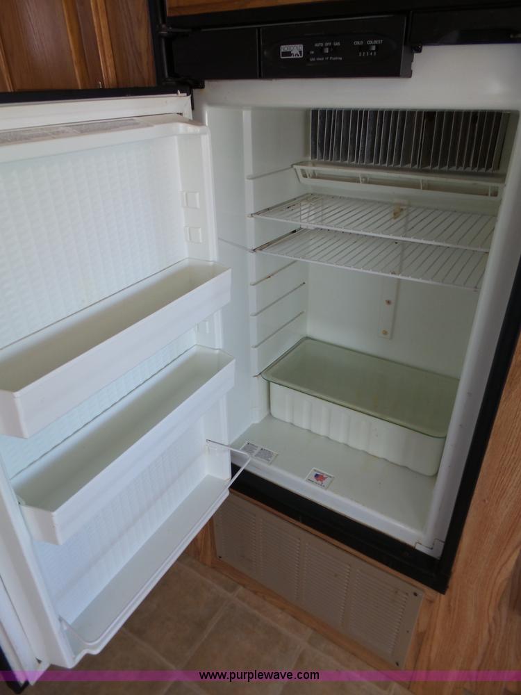 image for item J4049 2003 Dutchman Classic camper