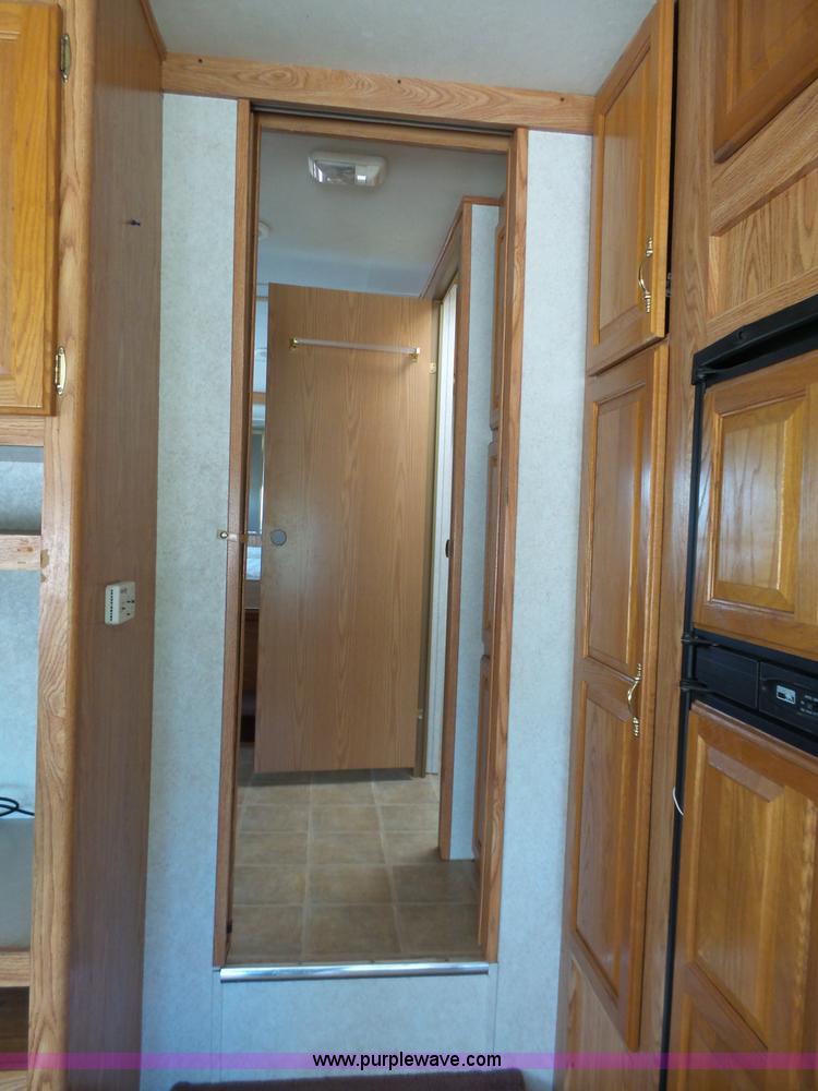 image for item J4049 2003 Dutchman Classic camper