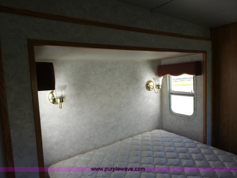 image for item J4049 2003 Dutchman Classic camper