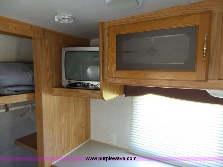 image for item J4049 2003 Dutchman Classic camper