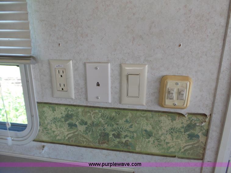 image for item J4049 2003 Dutchman Classic camper