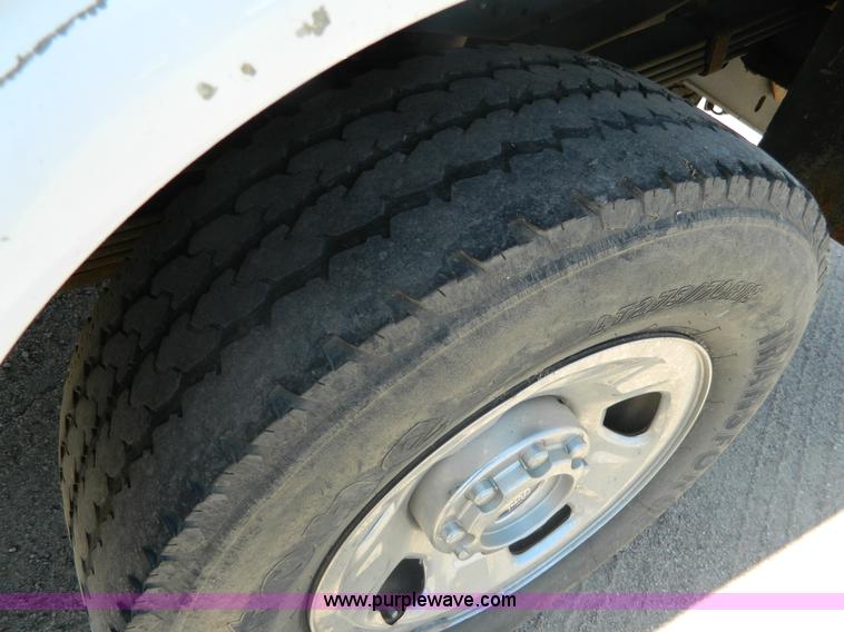 image for item J8892 2008 Ford F350 Super Duty Crew Cab utility truck