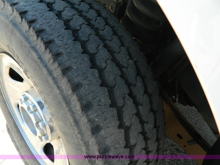 image for item J8892 2008 Ford F350 Super Duty Crew Cab utility truck