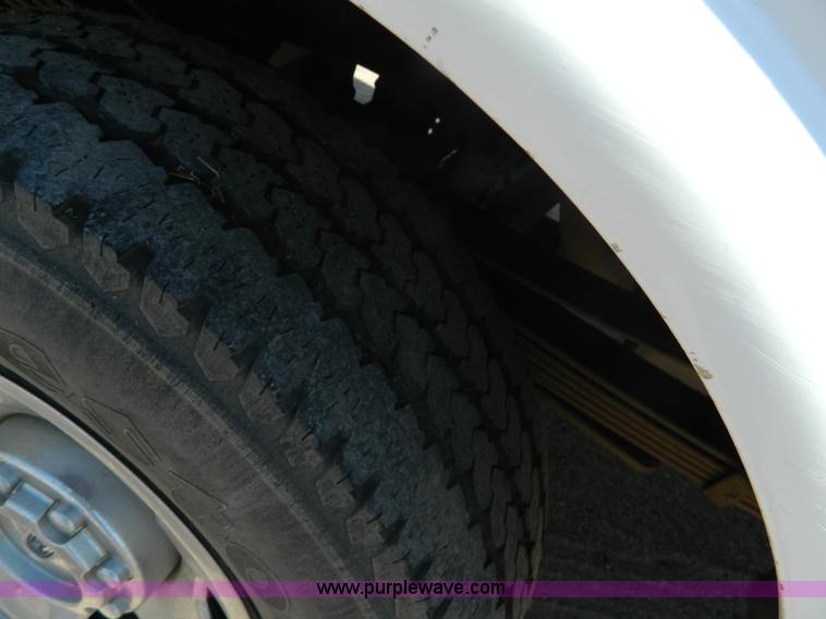 image for item J8892 2008 Ford F350 Super Duty Crew Cab utility truck