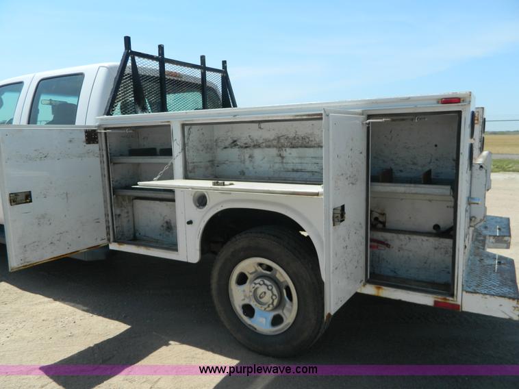 image for item J8892 2008 Ford F350 Super Duty Crew Cab utility truck