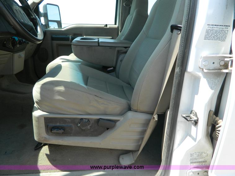 image for item J8892 2008 Ford F350 Super Duty Crew Cab utility truck