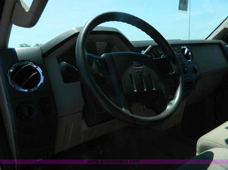 image for item J8892 2008 Ford F350 Super Duty Crew Cab utility truck