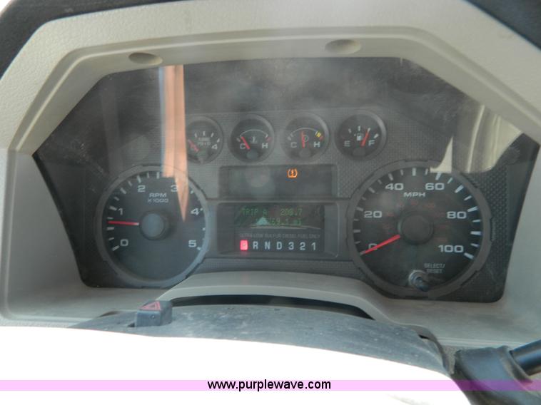 image for item J8892 2008 Ford F350 Super Duty Crew Cab utility truck