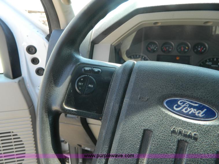 image for item J8892 2008 Ford F350 Super Duty Crew Cab utility truck