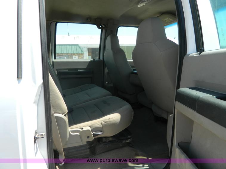 image for item J8892 2008 Ford F350 Super Duty Crew Cab utility truck