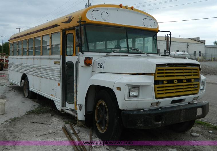 image for item J8914 1980 Ford bus