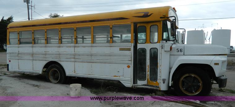 image for item J8914 1980 Ford bus