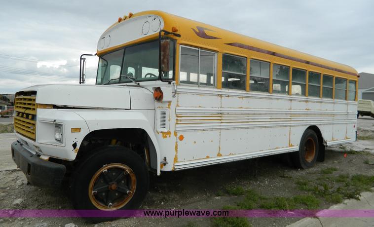 image for item J8914 1980 Ford bus