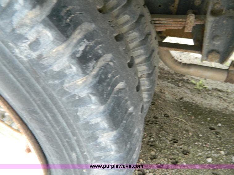 image for item J8914 1980 Ford bus