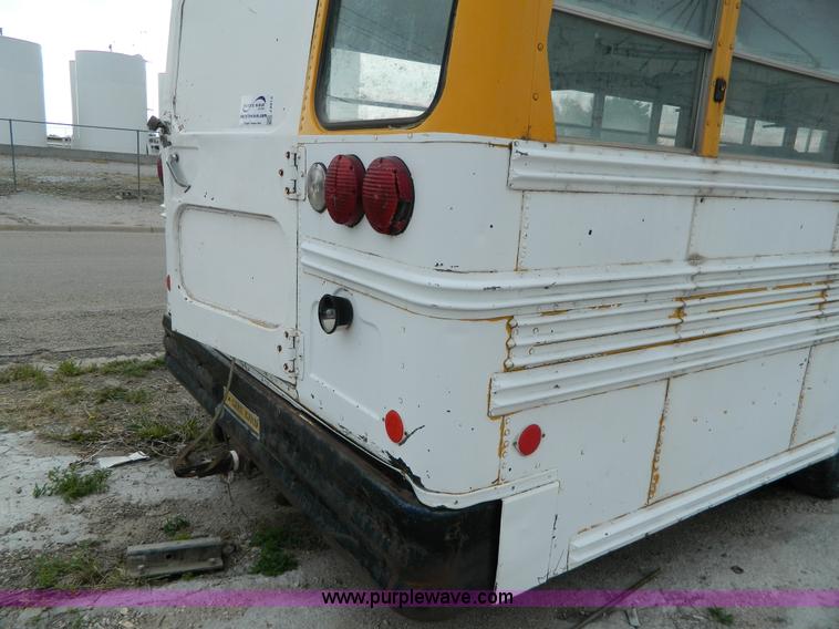 image for item J8914 1980 Ford bus