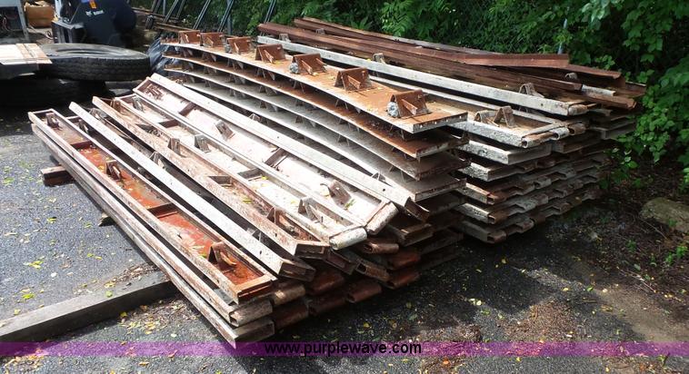 image for item K1445 (47) concrete curb and radius forms