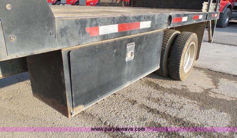 image for item K4058 1999 Ford F550 flatbed truck