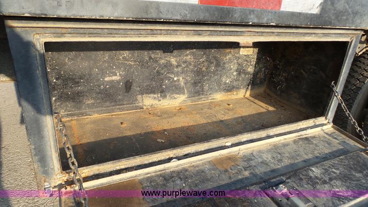 image for item K4058 1999 Ford F550 flatbed truck