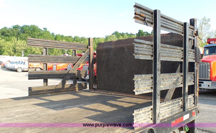 image for item K4058 1999 Ford F550 flatbed truck