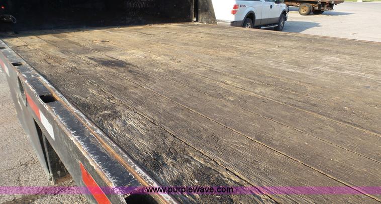 image for item K4058 1999 Ford F550 flatbed truck