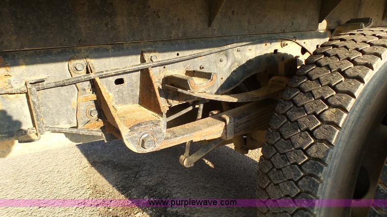 image for item K4058 1999 Ford F550 flatbed truck