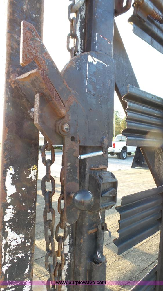 image for item K4058 1999 Ford F550 flatbed truck