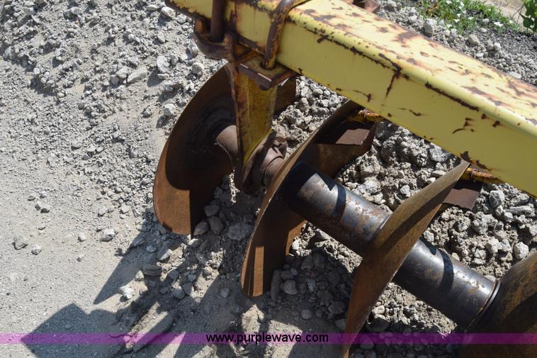 image for item K7285 John Deere 230 double off-set disk