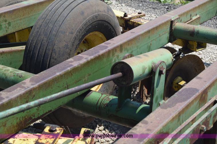 image for item K7285 John Deere 230 double off-set disk