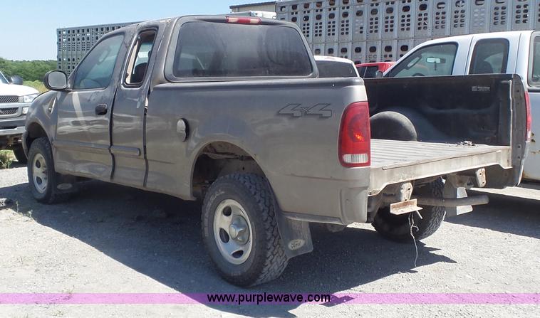 image for item K7740 2004 Ford F150 XLT Ext. Cab pickup truck
