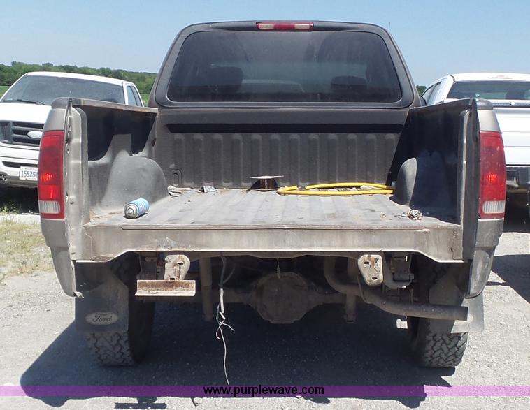 image for item K7740 2004 Ford F150 XLT Ext. Cab pickup truck