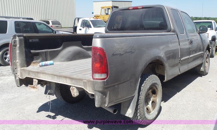 image for item K7740 2004 Ford F150 XLT Ext. Cab pickup truck